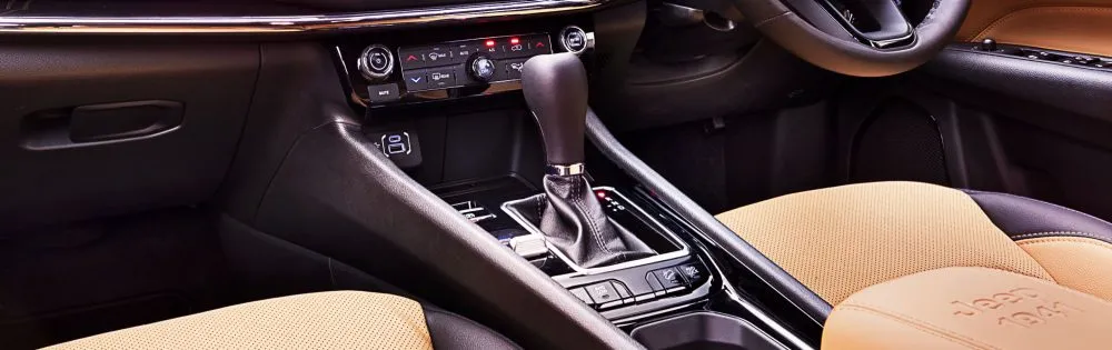 Jeep Compass interior features and comfort details- Jeep compass gearbox