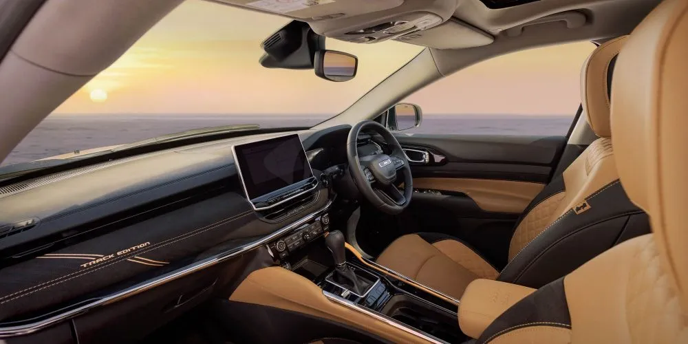 jeep meridian engine specifications and performance - interior view