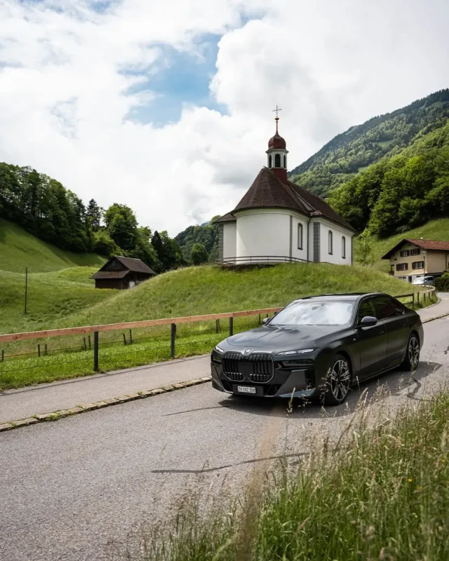 Best Luxury Electric Car in India with Price & Features