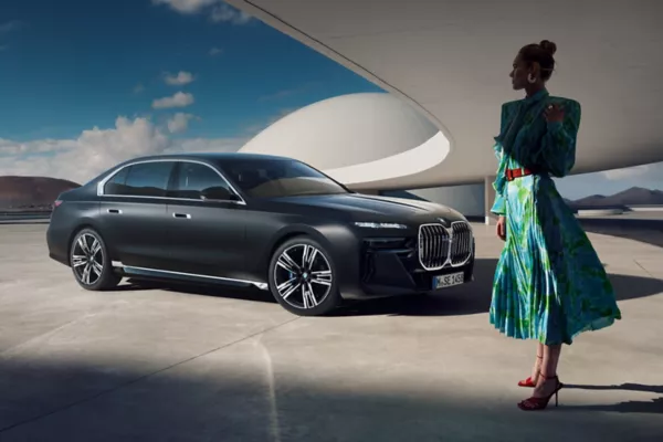 BMW 7 Series features and specifications 2026-side look