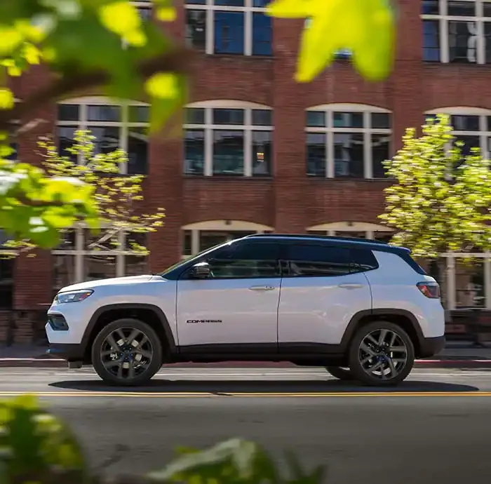 Jeep Compass interior features and comfort details-jeep compass side view 