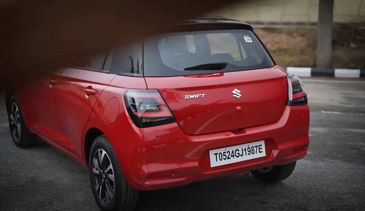 Maruti suzuki swift - Red colour