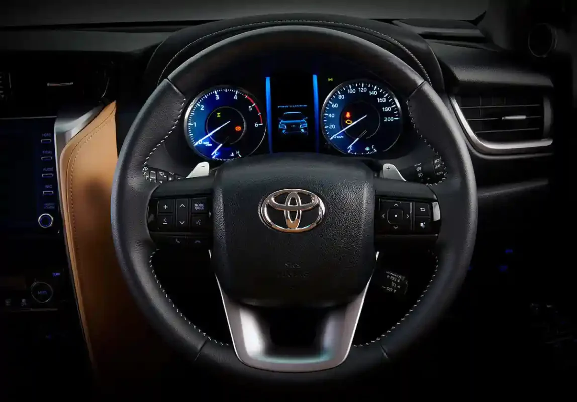Toyota Fortuner diesel automatic mileage and performance review - Handle