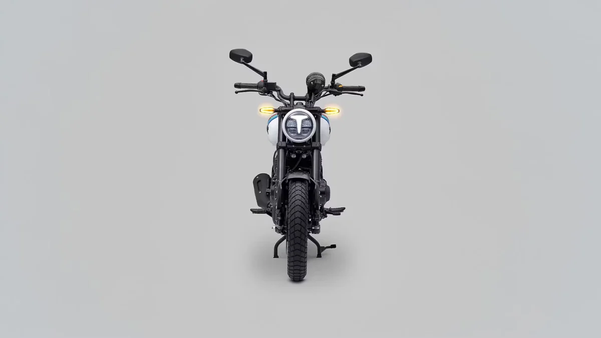 TVS Ronin mileage in city and highway - front view 
